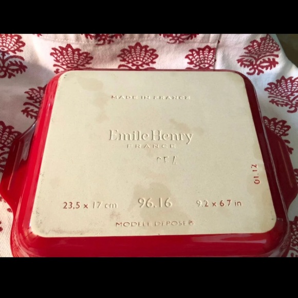 Nwot Emile Henry square bakeware
